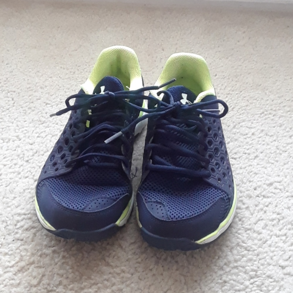 Under armor tennis shoes